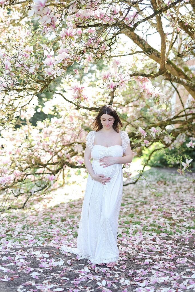 séance photo grossesse dans sous les magnolias en essonne