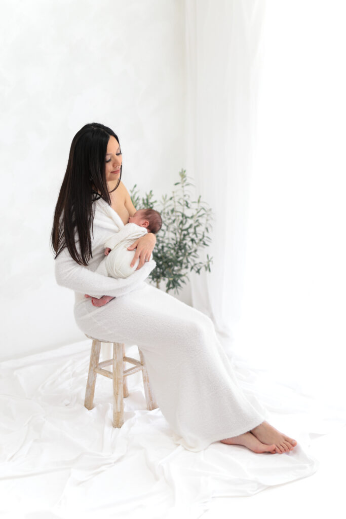 photo de maman qui allaitent leur bébé