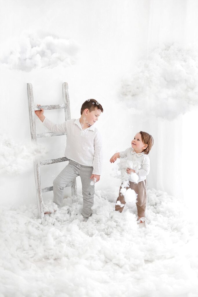 Petites séances photo pour enfants dans les nuages