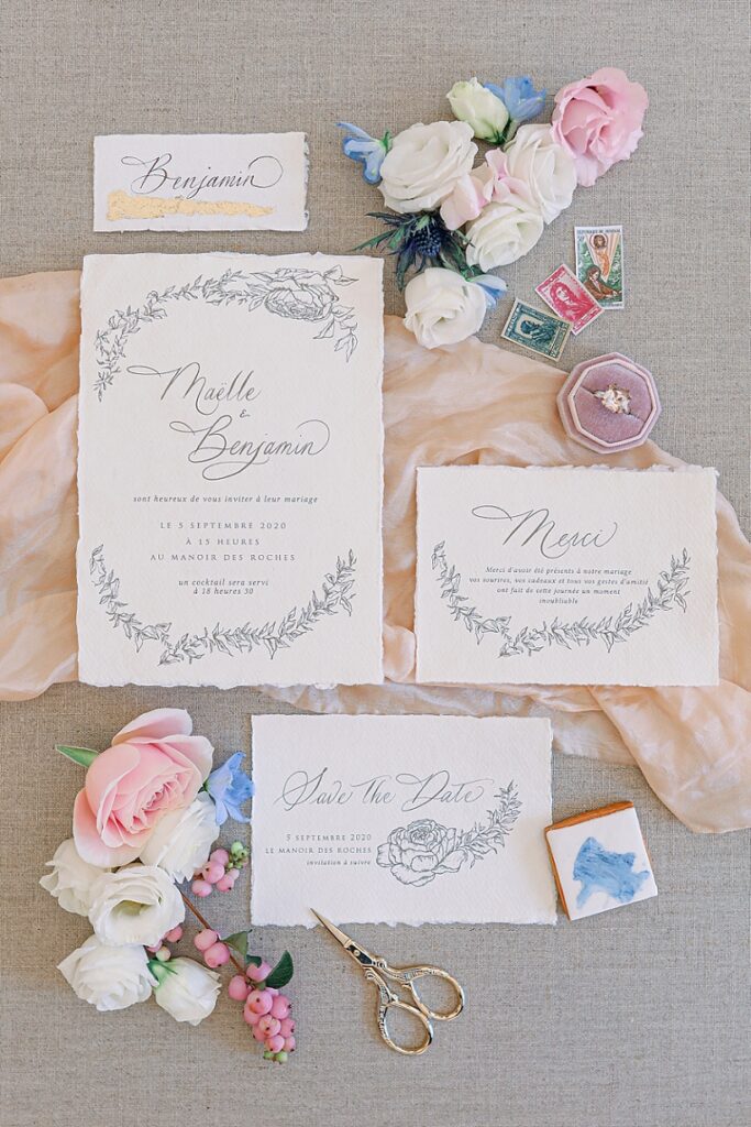 flatlay papeterie mariage 77